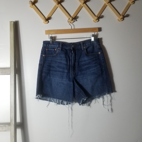 American Eagle Outfitters Pants - AMERICAN EAGLE WOMEN'S CUTOFF JEAN SHORTS SIZE 6